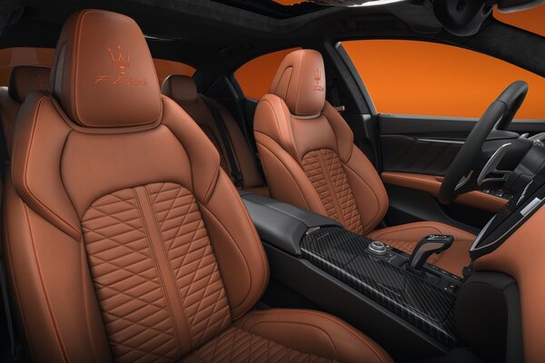 Small-20140-MaseratiGhibli-FTributoSpecialEdition.jpg