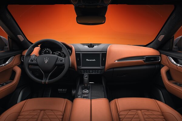 Small-20156-MaseratiLevante-FTributoSpecialEdition.jpg