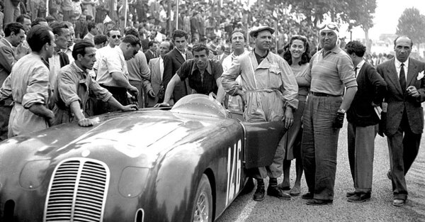 800px-1947-05-11_Piacenza_Maserati_A6CS_Angiolini.jpg