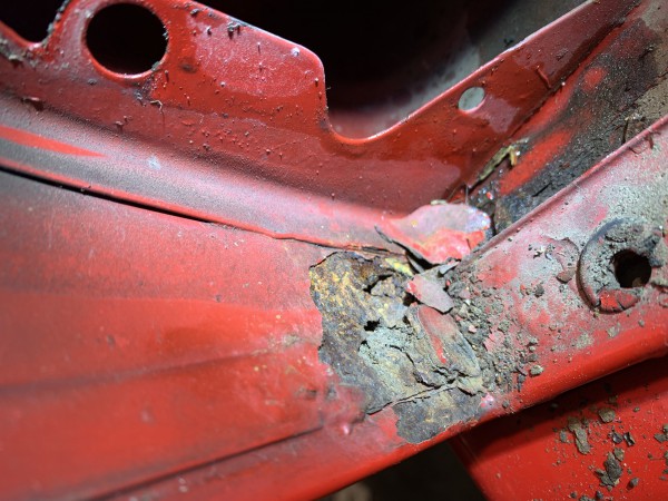 A9A4C570-6715-496C-8E26-3707AF9FA6E5.jpeg (3.84 Mio) Consulté 6224 fois C est étonnant, c est plutôt du côté droit. Je pense qu elle a du être stockée pendant un certain temps côté gauche aux intempéries....