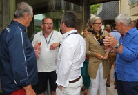 Champagne pour fêter l'événement ;