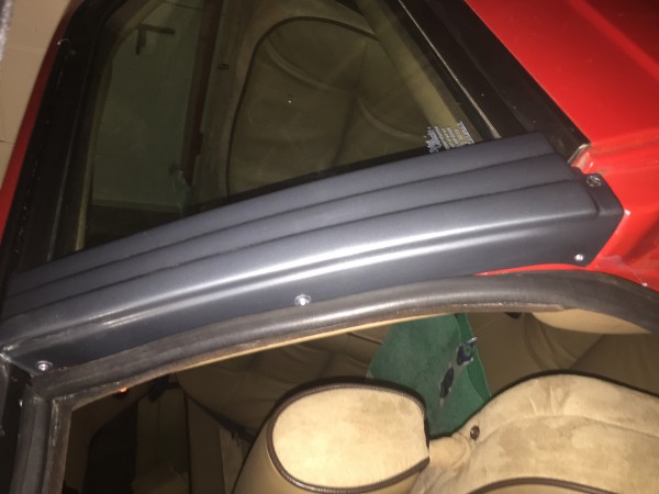 8B3C3E7B-8F47-43B1-869F-F4D783B29A7D.jpeg (1.76 Mio) Consulté 3410 fois Le vernis en 30 ans a jauni, du coup on voit la différence.