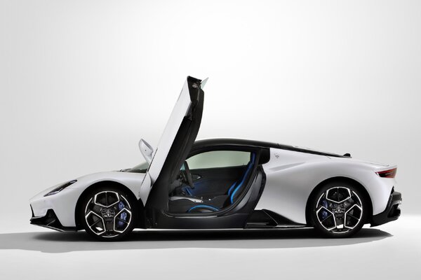 maserati-mc20-13.jpg