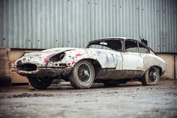 3DE8D90C00000578-4278224-Closer_inspection_reveals_the_car_was_originally_blue_but_painte-a-16_1488542045248.jpg