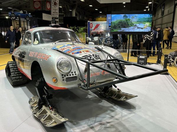 2302 RETROMOBILE - 1 sur 1 (10).jpeg