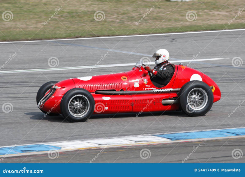 véhicule-historique-de-formule-1-maserati-4cl-24417409.jpg