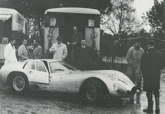 2Berliet Gak-SHELLServicecourses-1964-24hLeMans.jpg