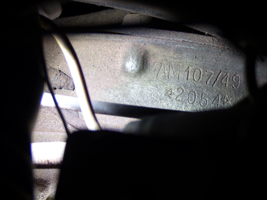 Engine AM107-49-2054.jpg