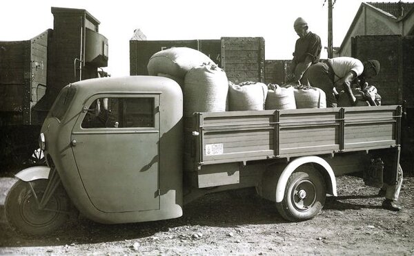 3roues1957b.jpg
