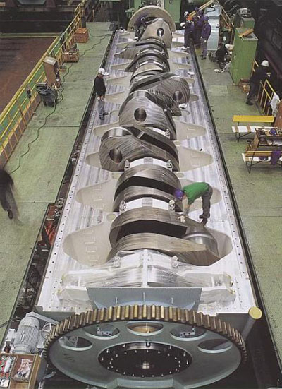 Biggest-Engine-In-The-World-9.jpg