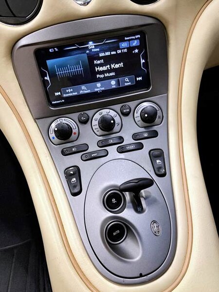 Maserati+Centre-console-1_news.jpg