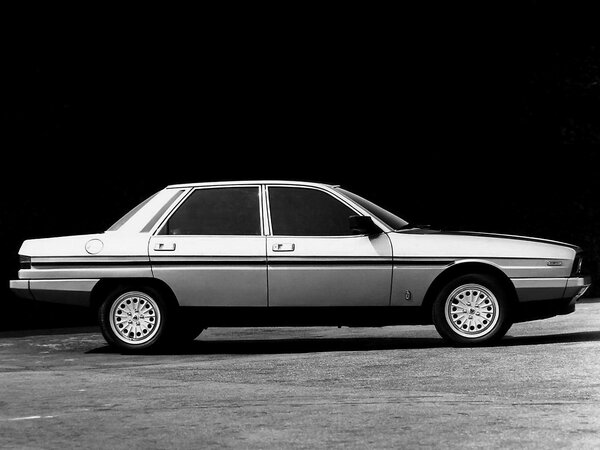 1980-Pininfarina-Lancia-Gamma-Scala-04.jpg