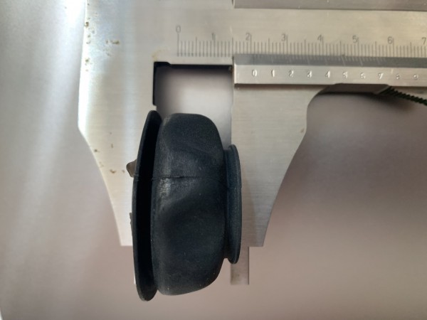 Épaisseur totale 21,5 mm dont 3 et 3 pour les gorges de fixation des clips