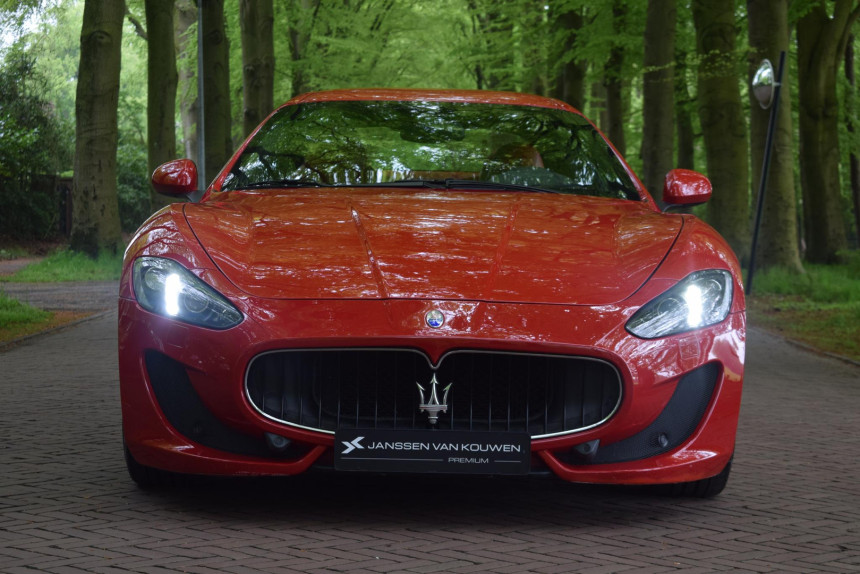 maserati-granturismo-1280256-5b323162.jpg